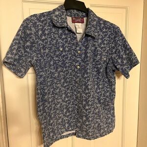 Vintage Denim&Co Casey and Max Blue and White Floral Button Down Shirt
